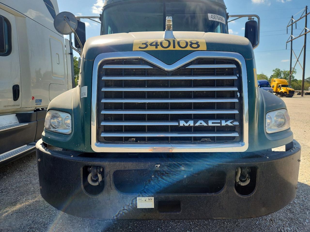 2015 Mack CXU612 Semi Truck