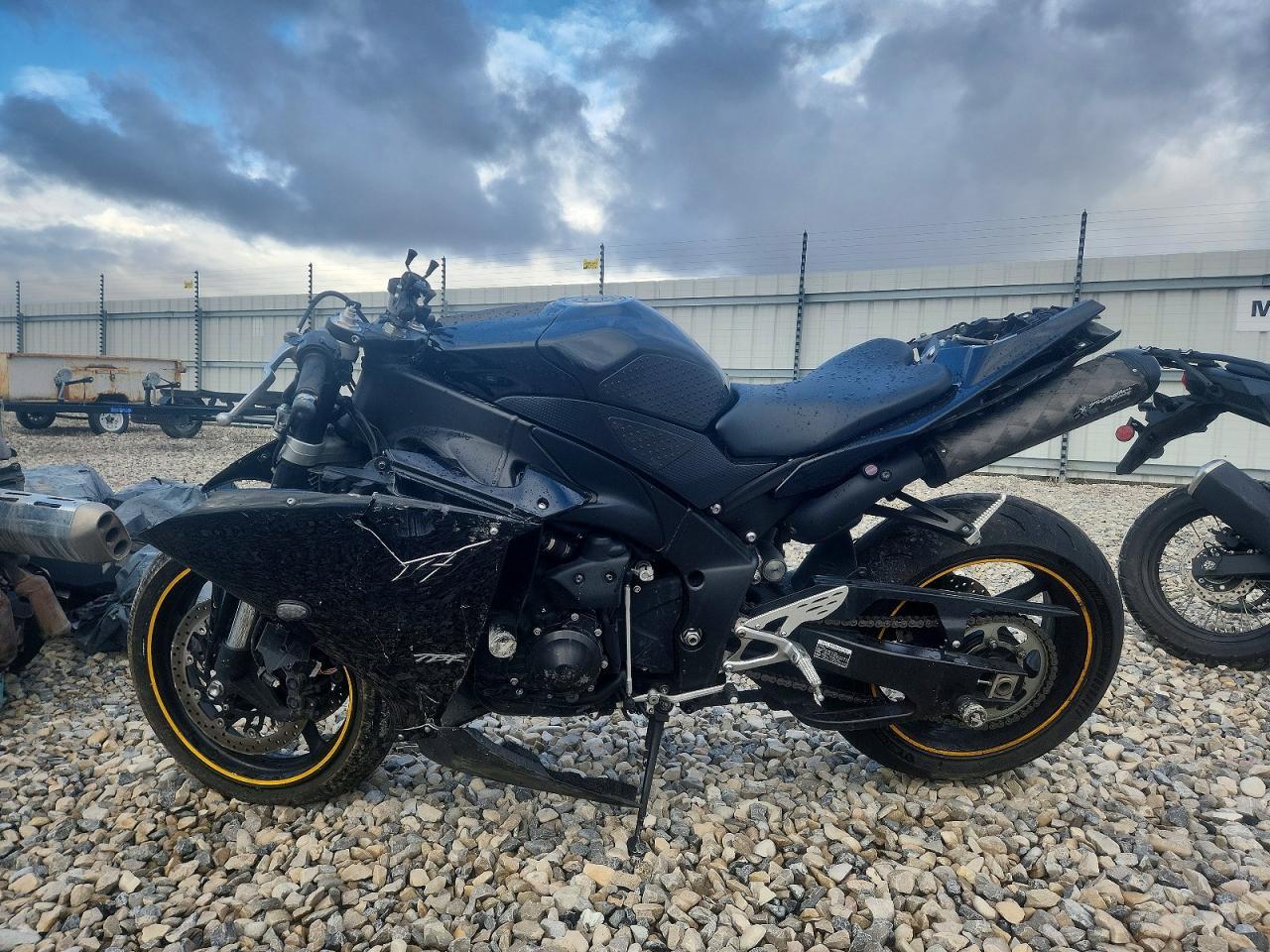 2011 Yama YZFR1