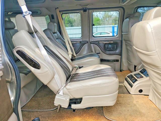 2013 GMC Savana
