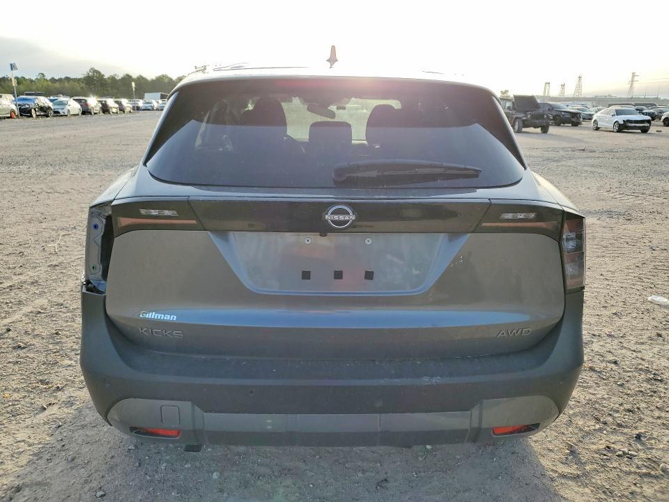 2025 Nissan Kicks sv