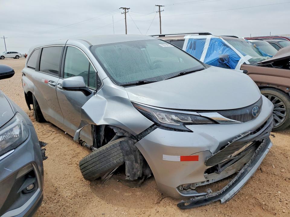 2023 Toyota Sienna le