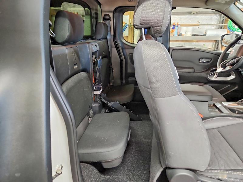 2022 Nissan Frontier sv