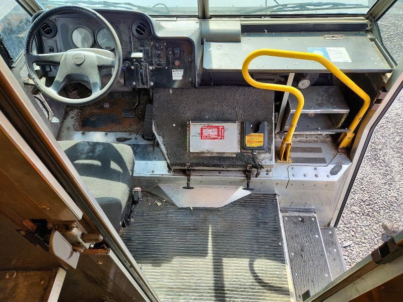 2007 Freightliner MT45G Chassis Delivery Truck