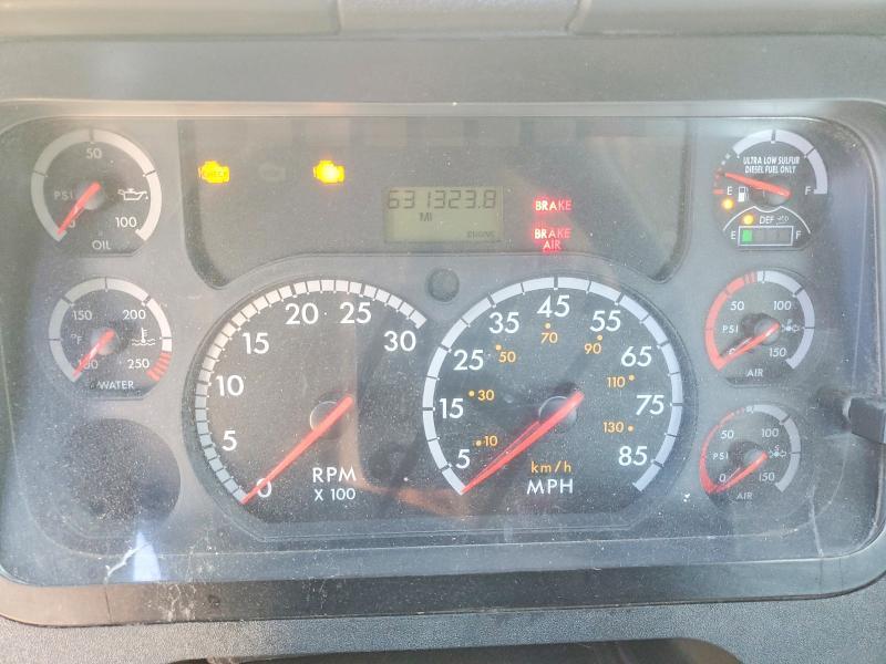 2014 Freightliner Cascadia Semi Truck