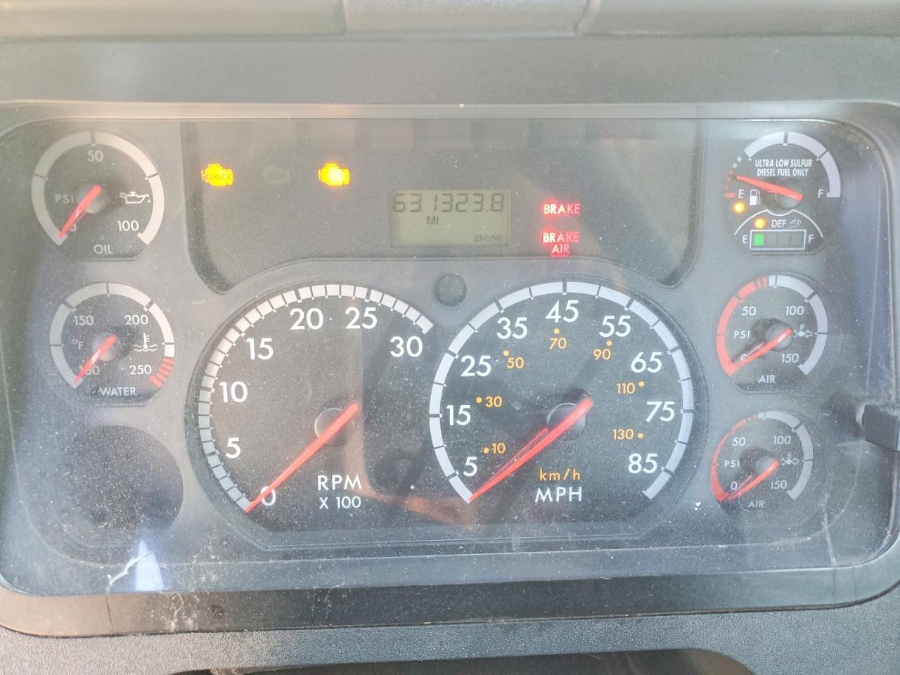 2014 Freightliner Cascadia Semi Truck