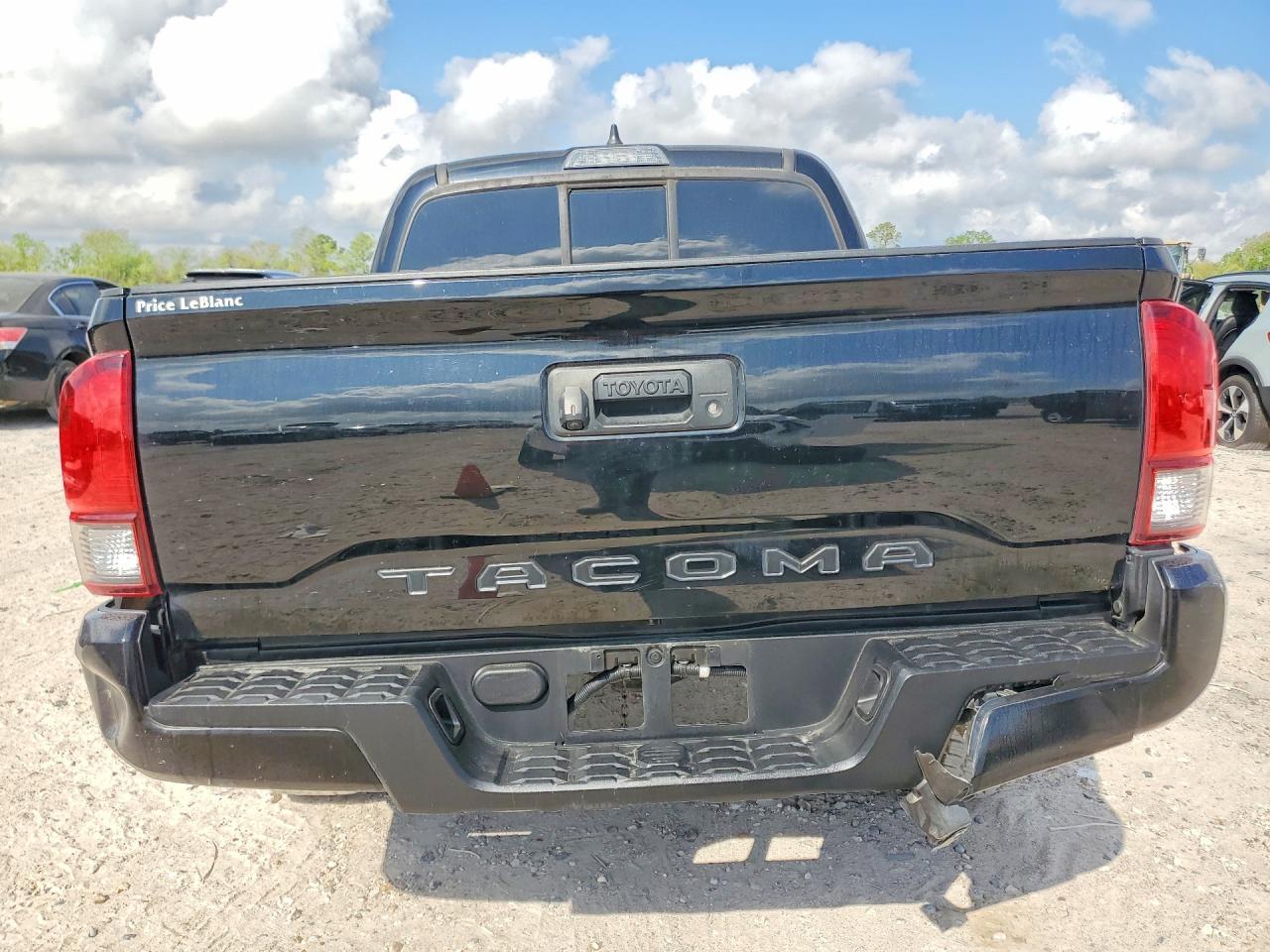 2022 Toyota Tacoma SR