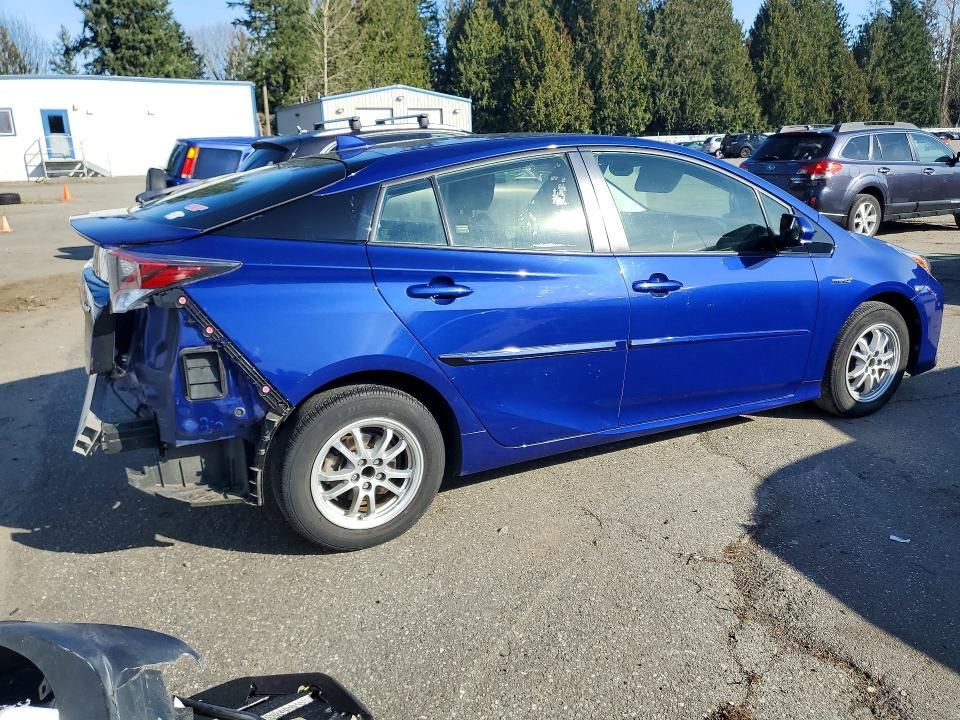 2016 Toyota Prius Three