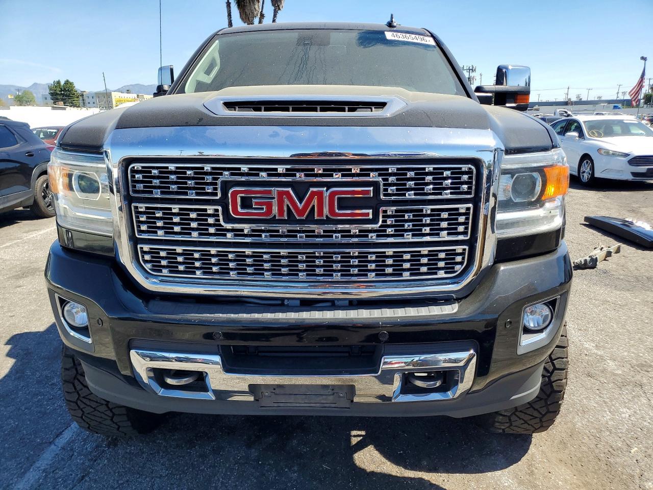 2018 GMC Sierra K2500 Denali