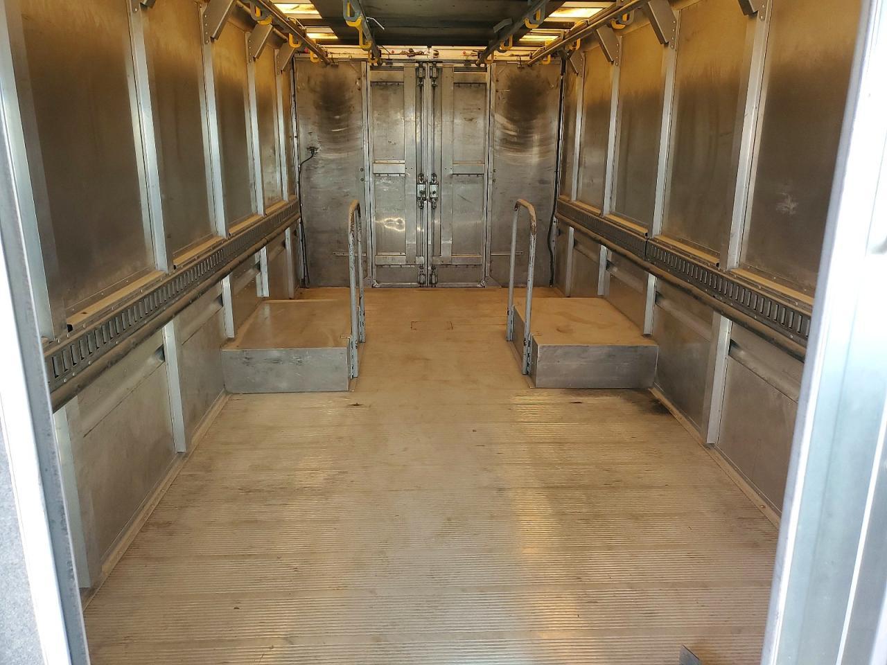 2015 Freightliner MT45G Chassis Delivery Truck