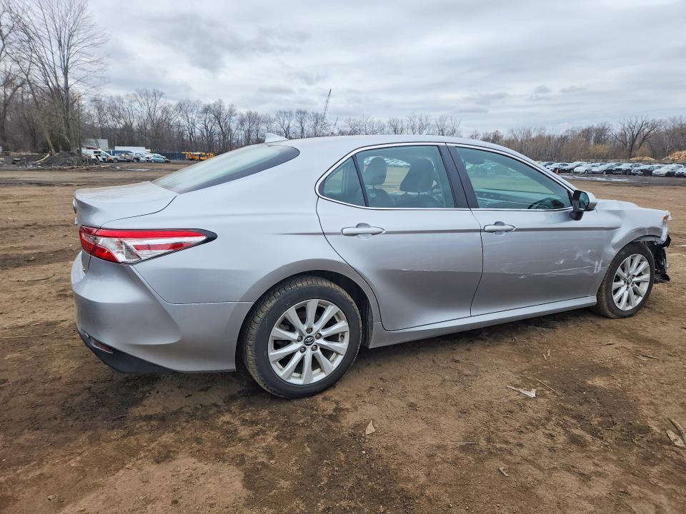 2020 Toyota Camry le