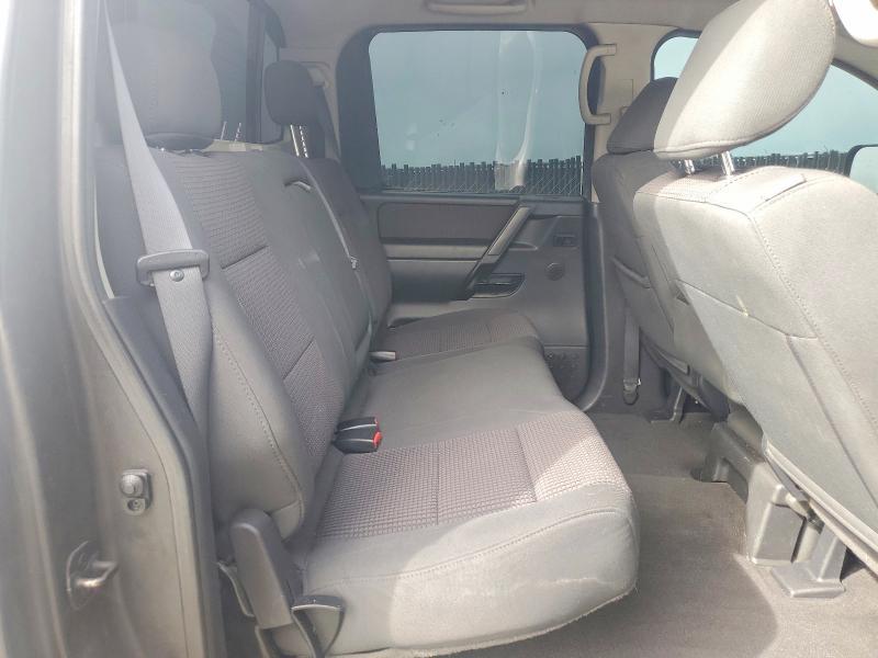 2010 Nissan Titan SE