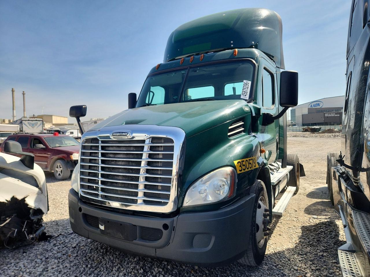 2016 Freigliner 2016 Freightliner Cascadia 113 Semi Truck