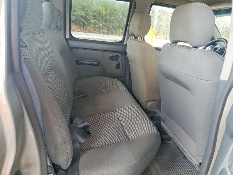 2001 Nissan Frontier xe