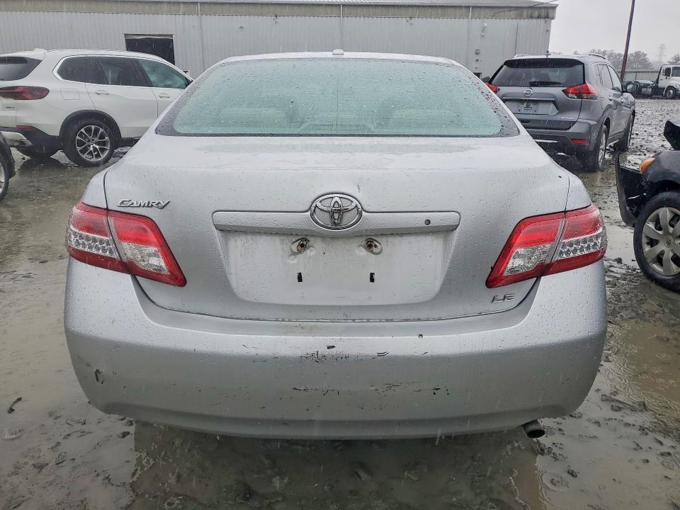 2011 Toyota Camry le