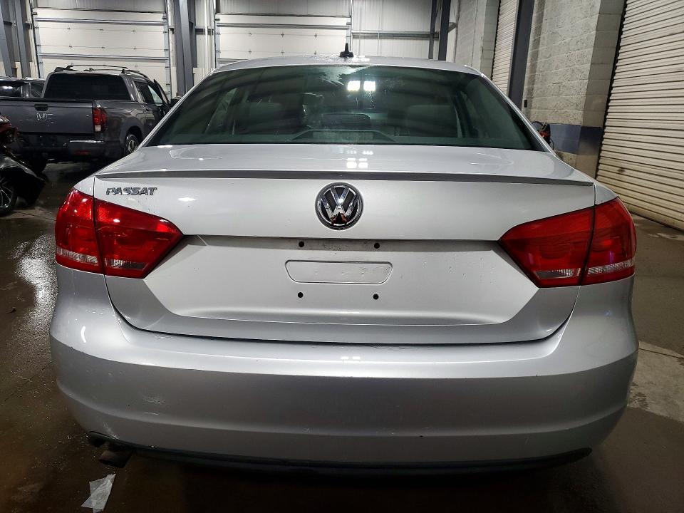 2013 Volkswagen Passat s