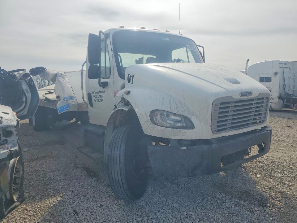 2014 Freigliner 2014 Freightliner Business Class M2 box Truck