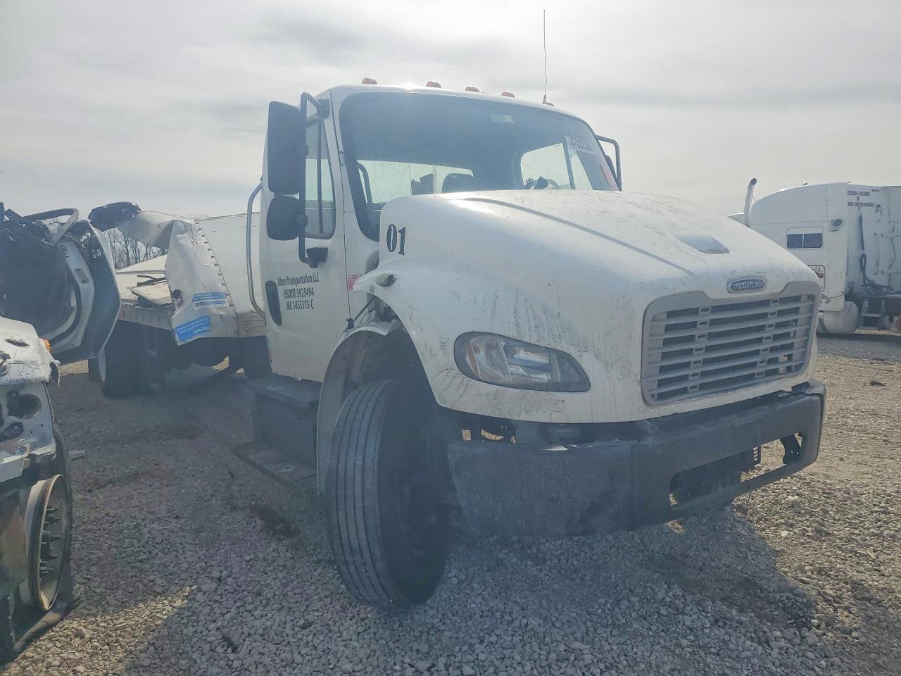 2014 Freigliner 2014 Freightliner Business Class M2 BOX Truck