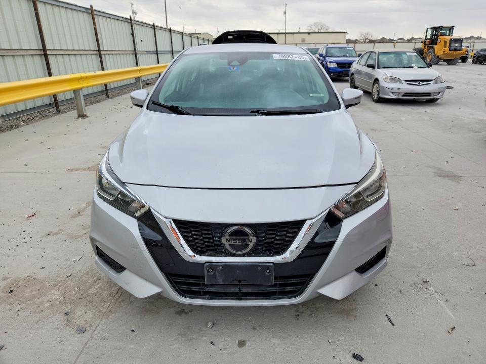 2021 Nissan Versa sv