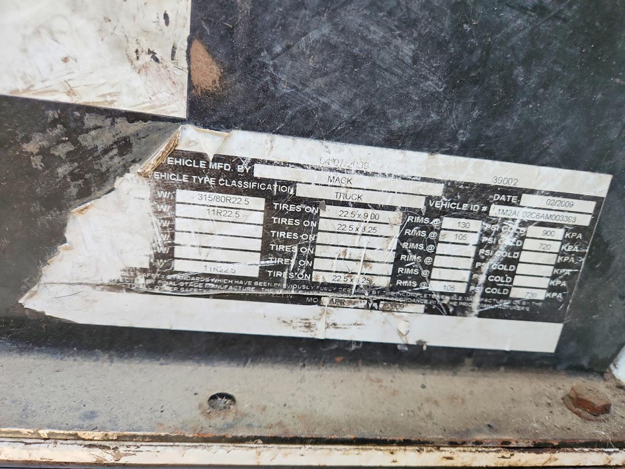 2010 Mack LEU613 Refuse Truck