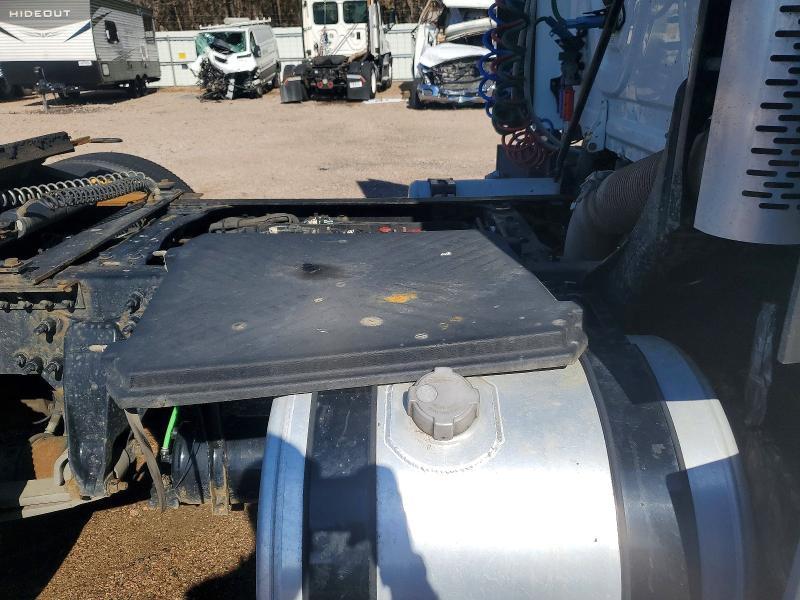 2016 Freightliner Cascadia 125 Semi Truck