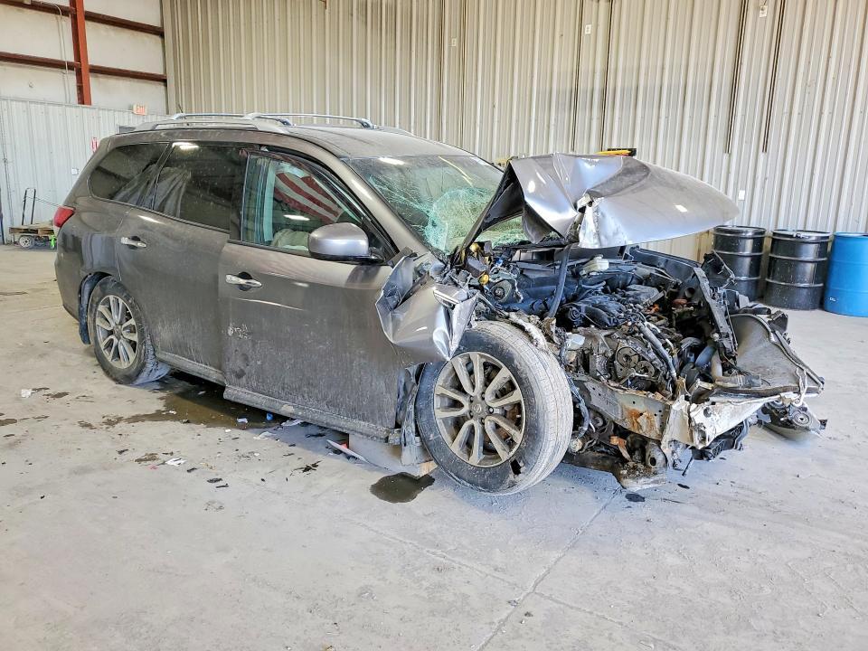 2016 Nissan Pathfinder sv