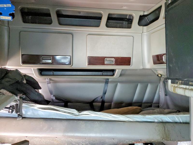 2022 Peterbilt 389-semi Truck