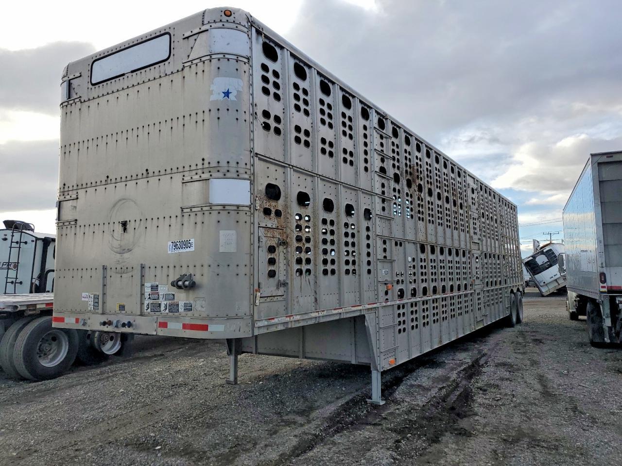 2000 Wilson PSD CL302 Livestock Trailer