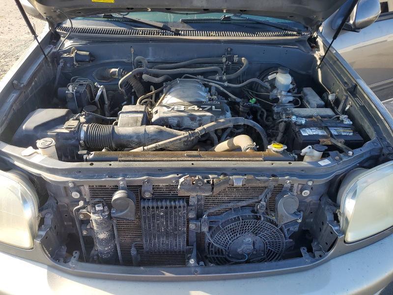 2004 Toyota Sequoia SR5