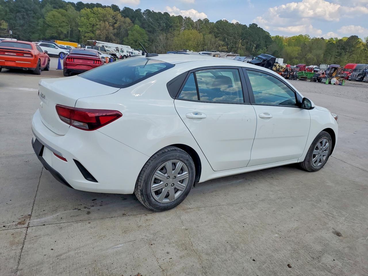 2022 KIA Rio s