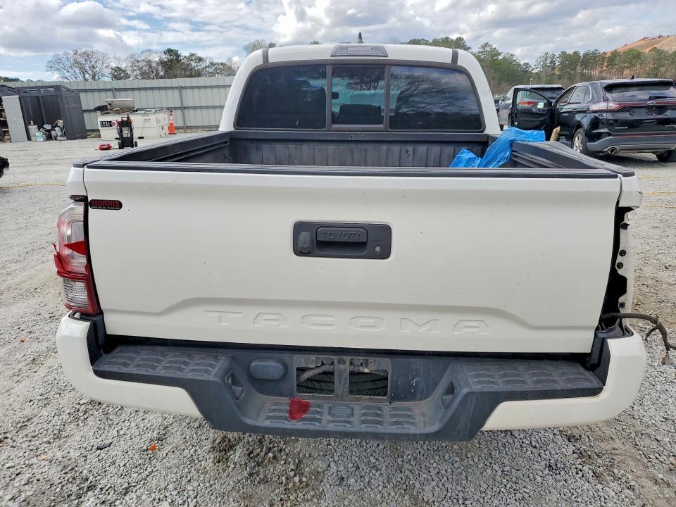 2018 Toyota Tacoma SR