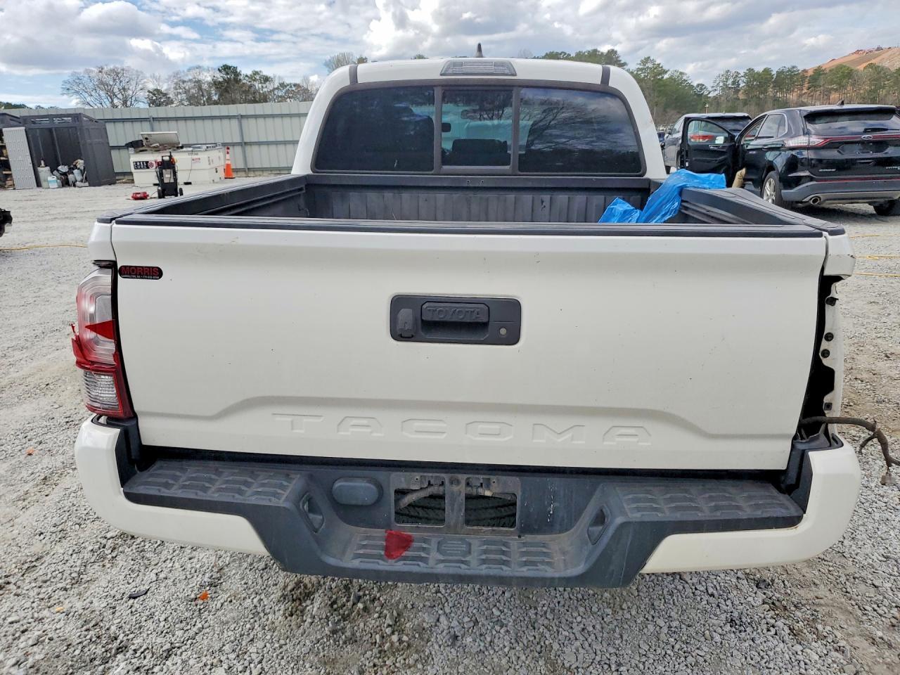 2018 Toyota Tacoma SR
