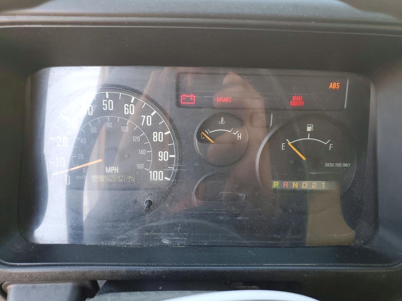 2001 Isuzu NPR HD BOX Truck