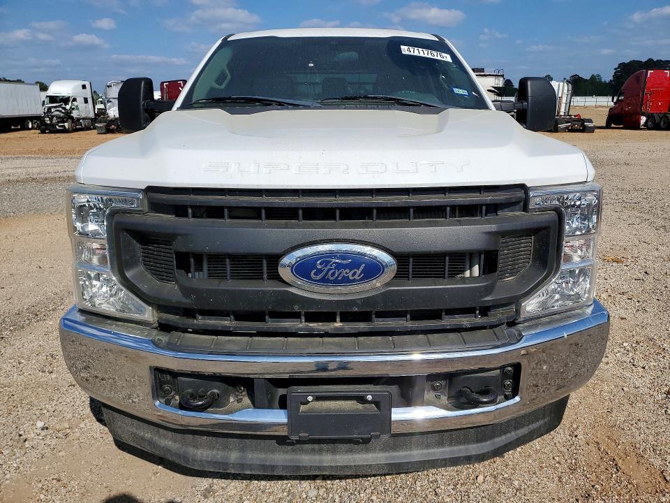 2022 Ford F250 Super Duty Flatbed Truck