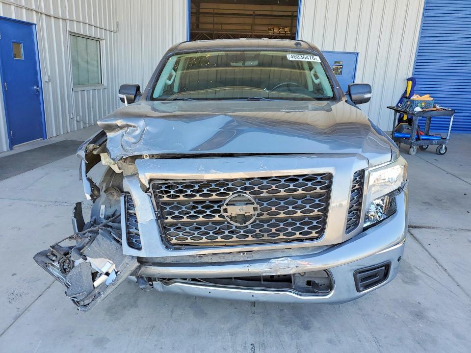 2019 Nissan Titan SV