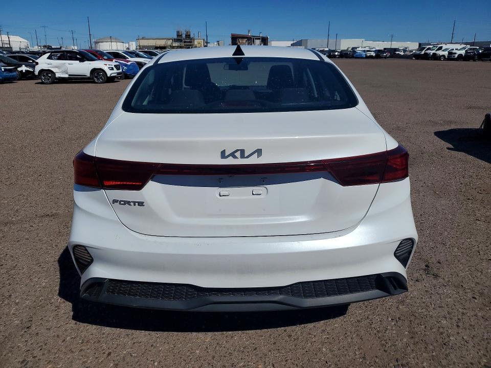 2023 KIA Forte lxs