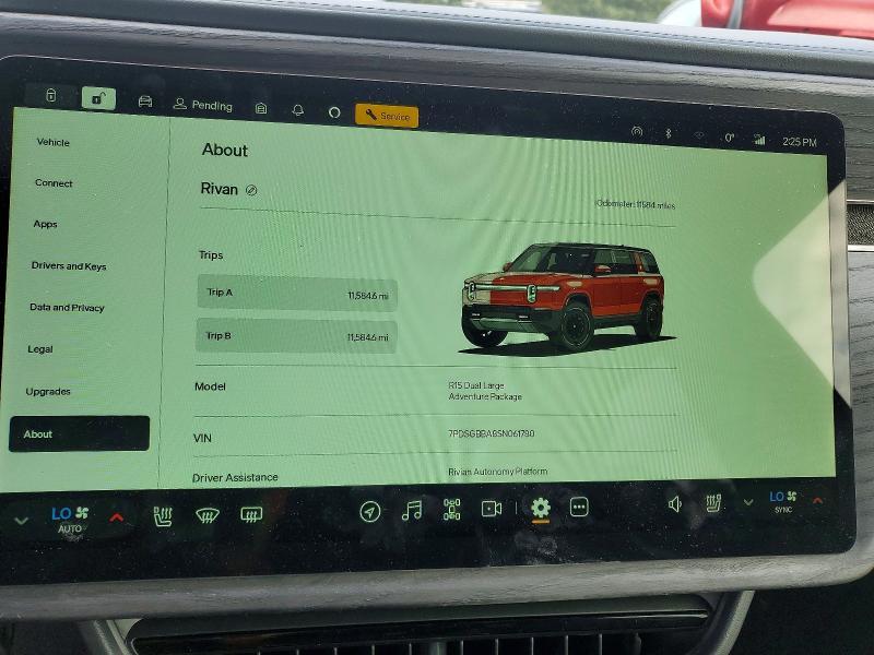 2025 Rivian R1S Adventure