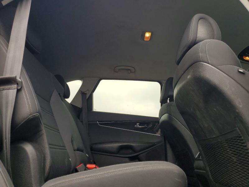 2016 KIA Sorento lx V6