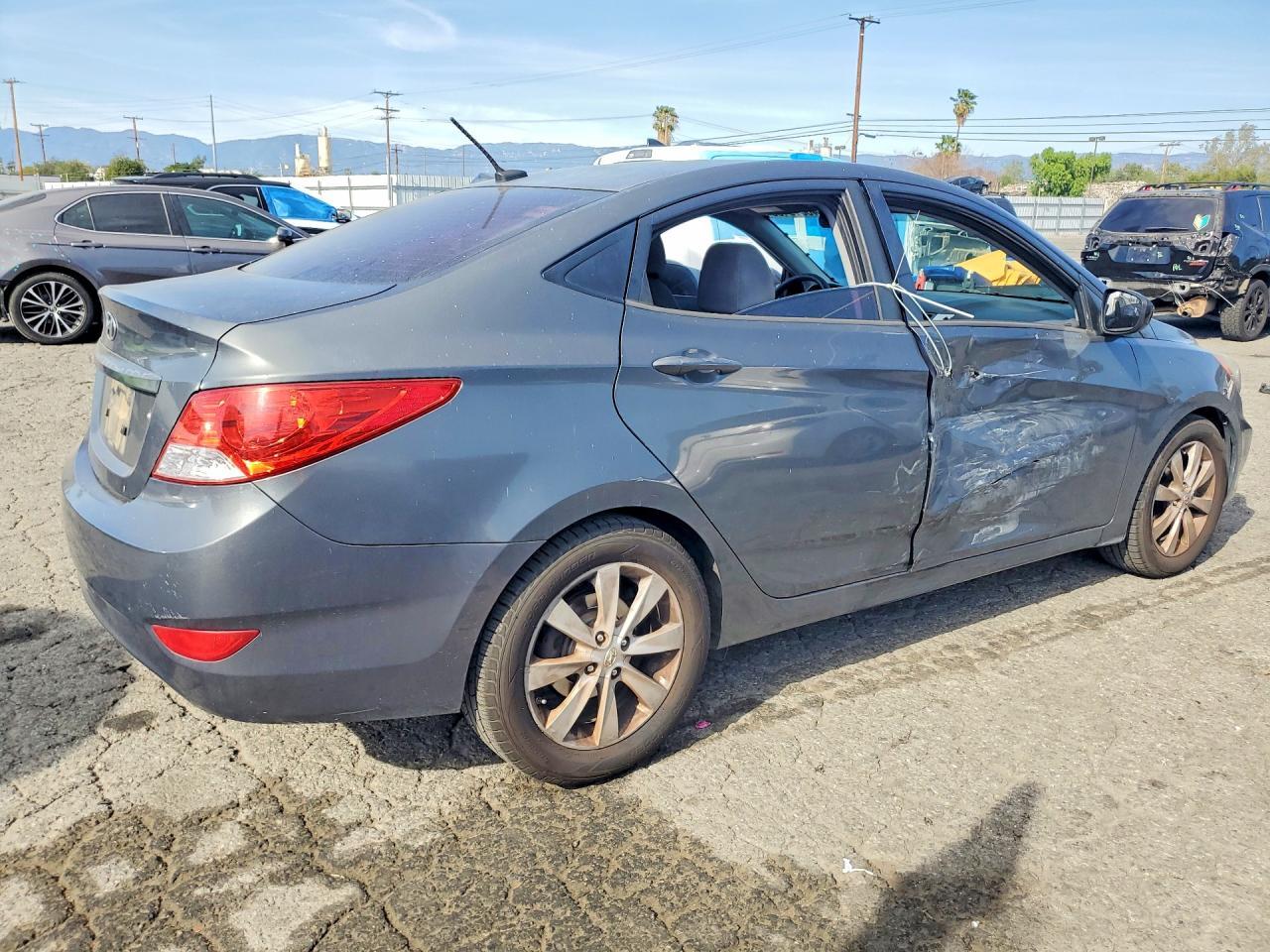 2012 Hyundai Accent gls