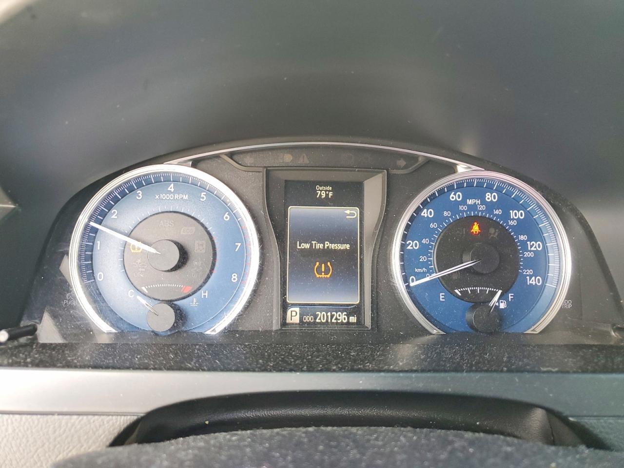 2016 Toyota Camry le