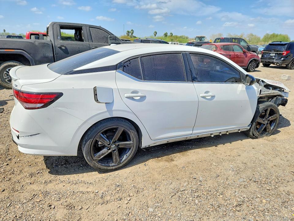 2022 Nissan Sentra sr