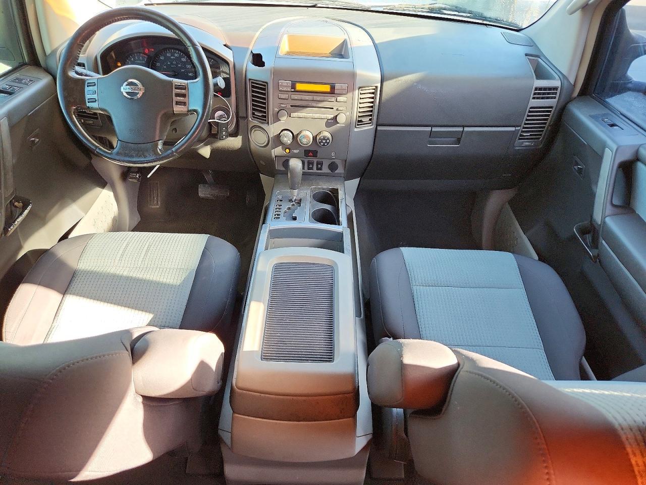 2004 Nissan Titan XE