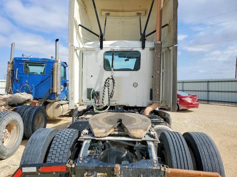 2016 Peterbilt 579 Semi Truck