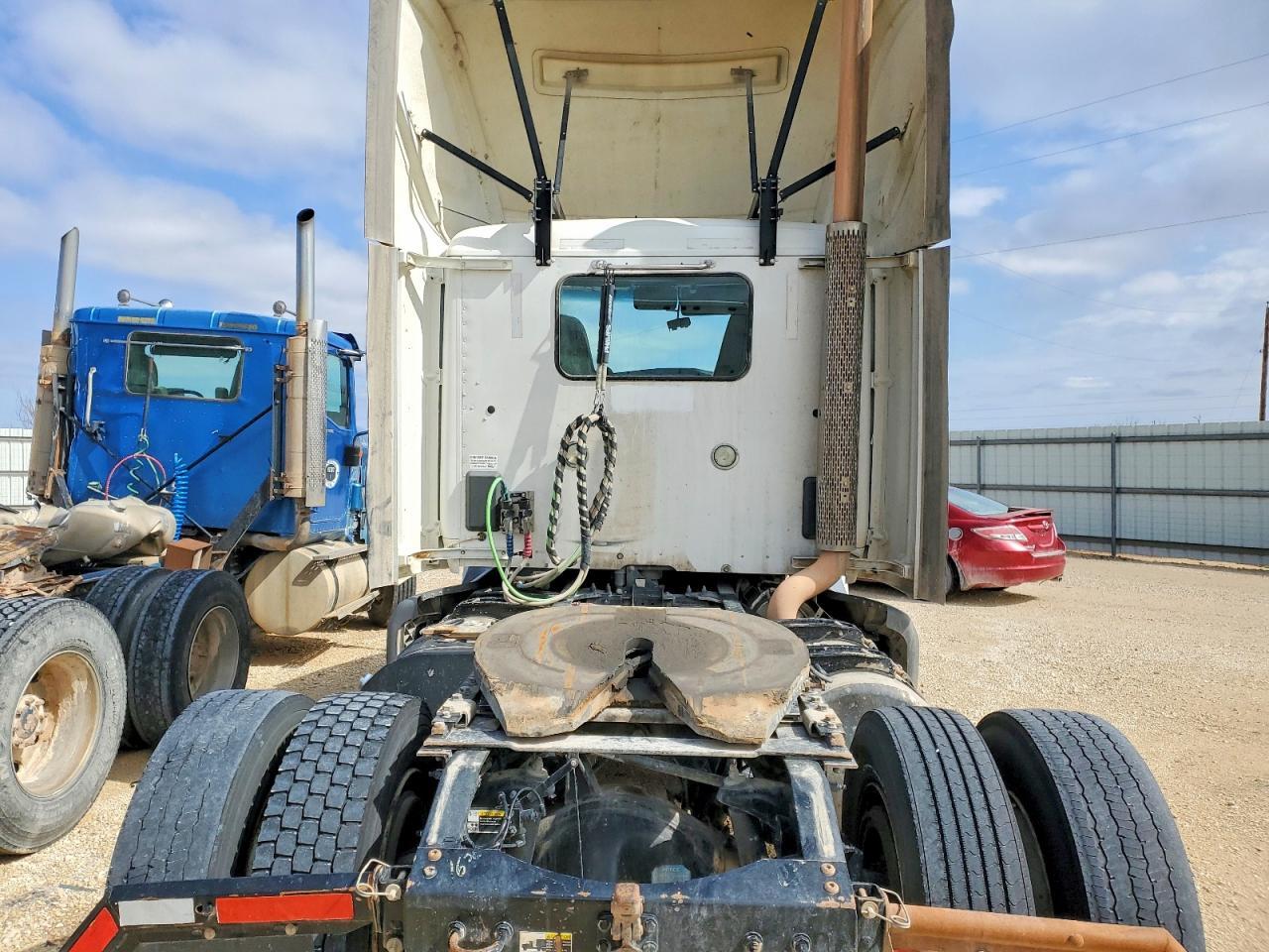 2016 Peterbilt 579 Semi Truck