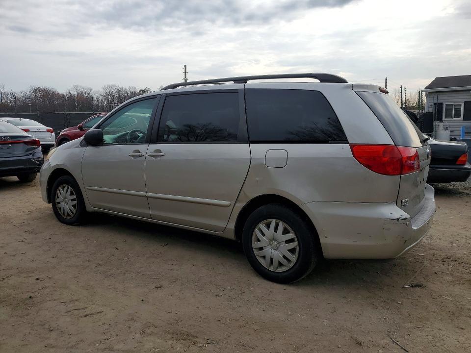 2006 Toyota Sienna le 8 Passenger