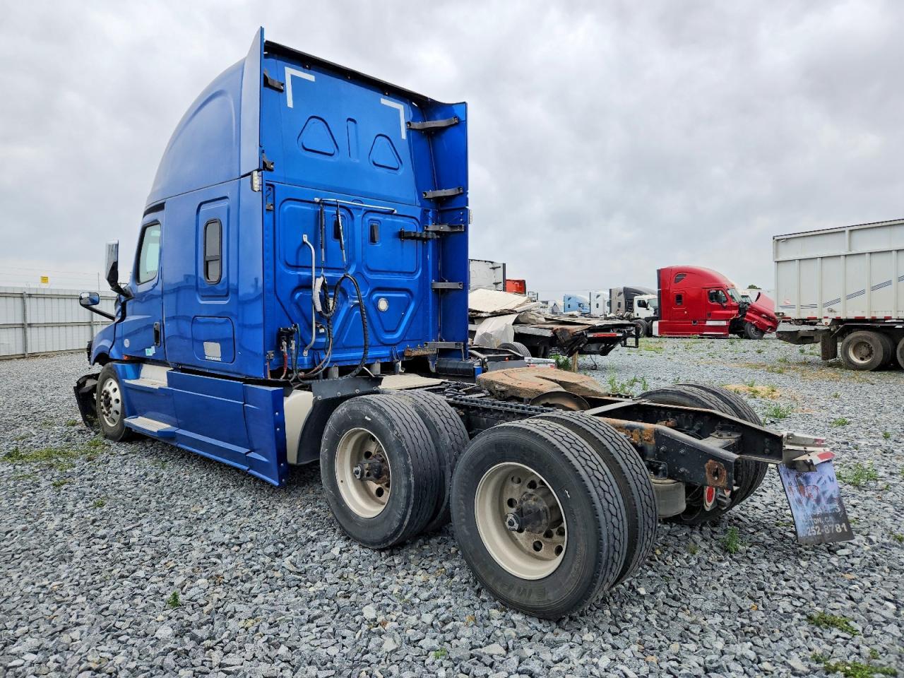 2019 Freigliner 2019 Freightliner Cascadia 126 Semi Truck