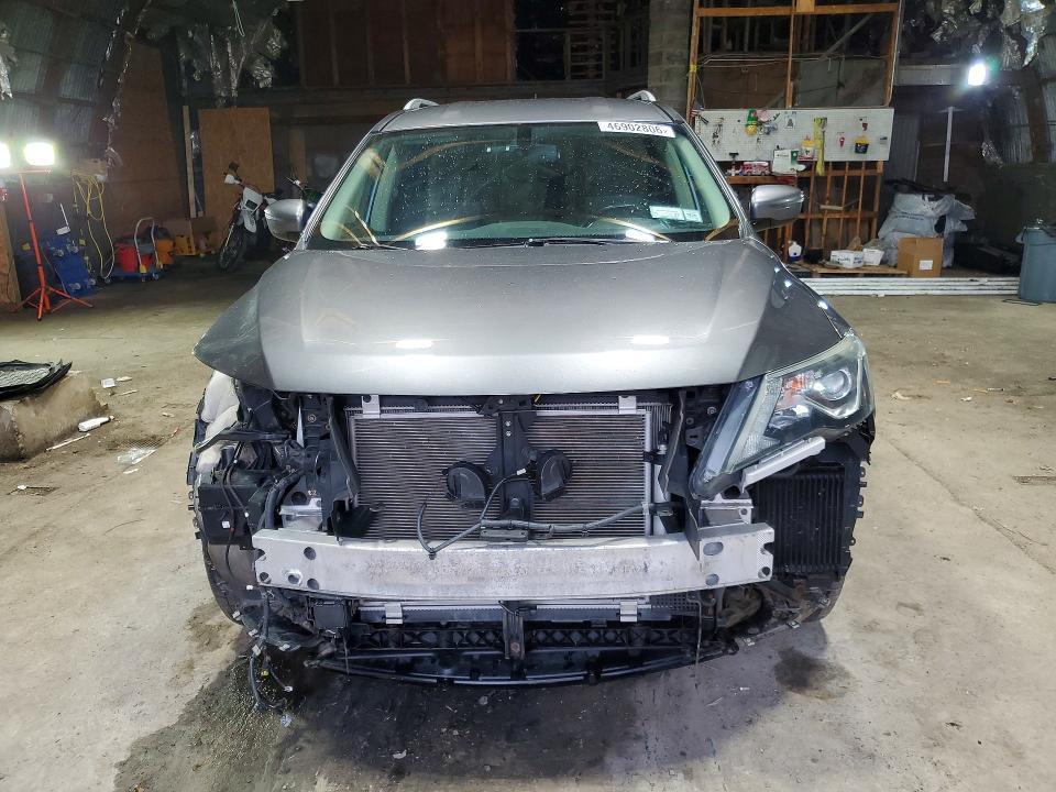 2018 Nissan Pathfinder sv