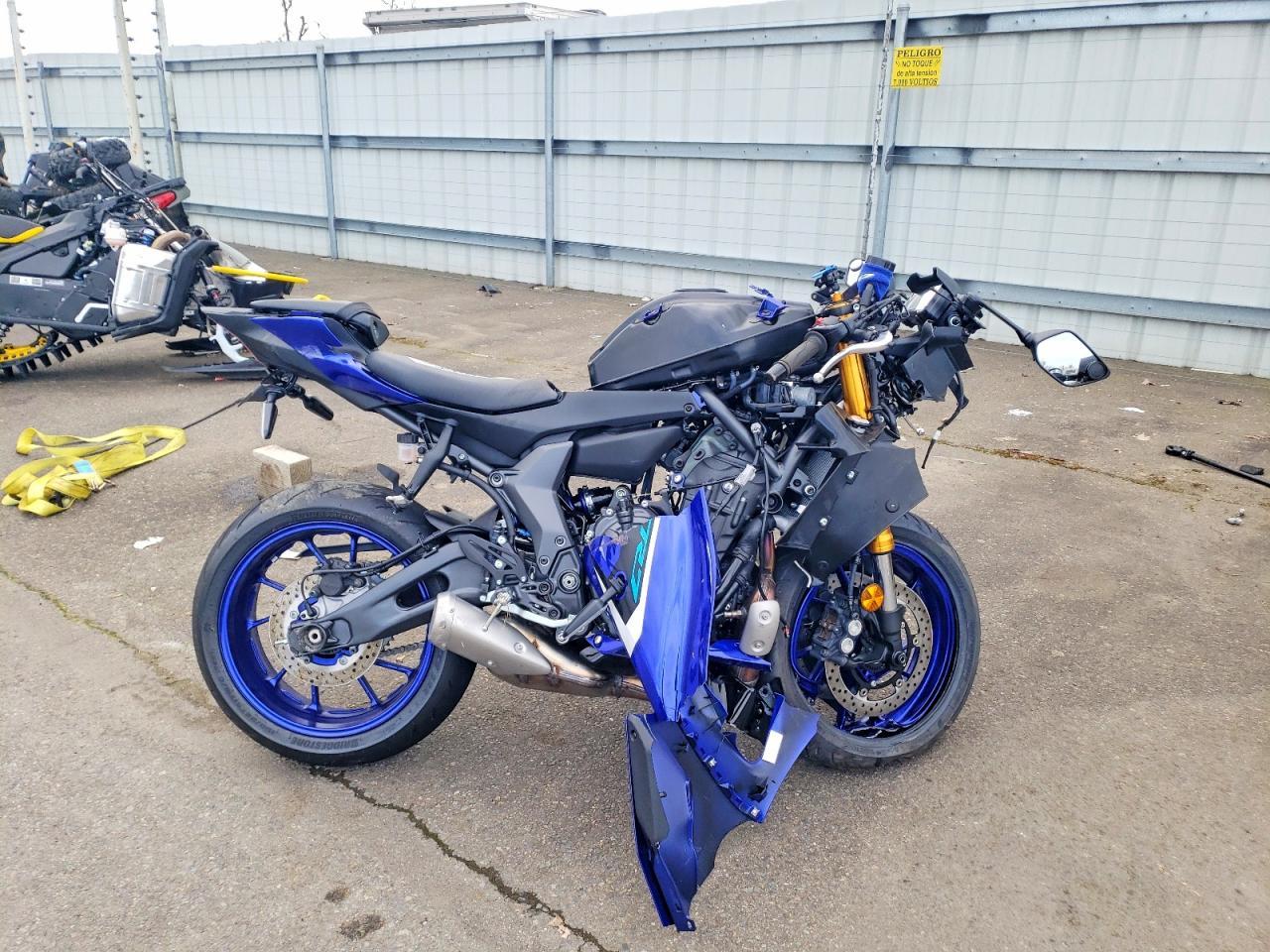 2025 Yamaha YZFR7