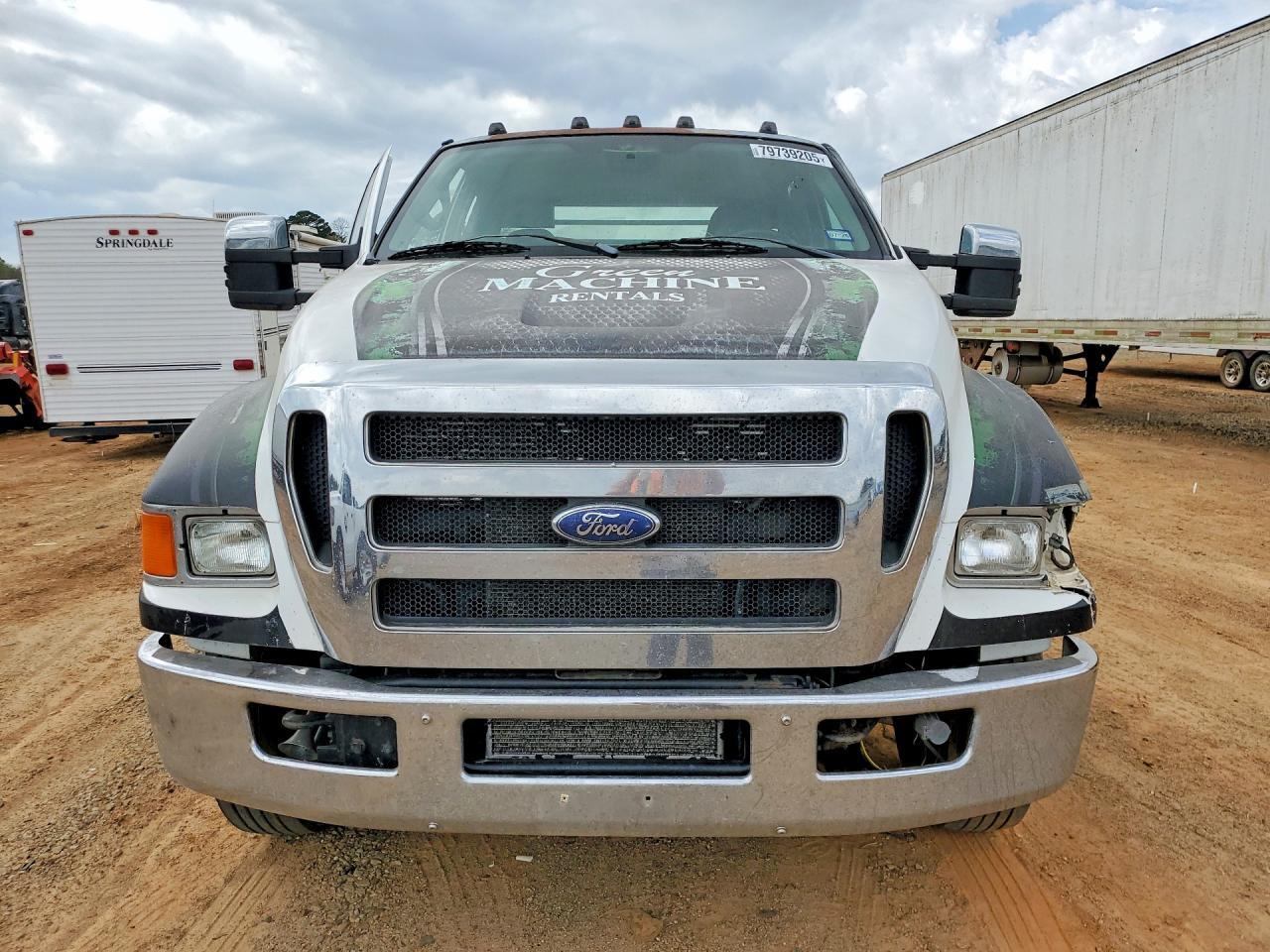 2009 Ford F650 Super Duty Flatbed Truck