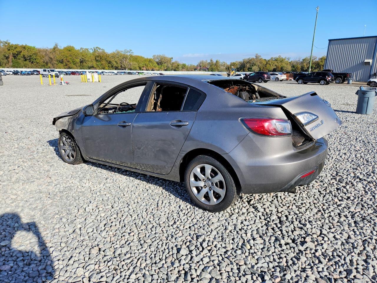 2011 Mazda 3 I