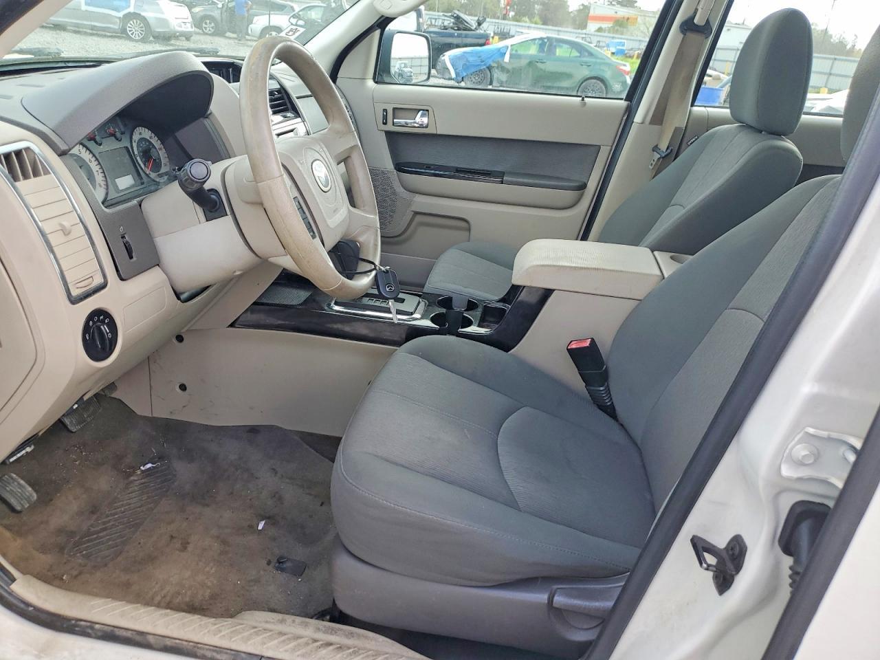 2010 Mazda Tribute i